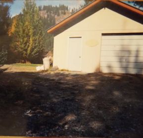 CEDAR LOG HOME ON THE PEND OREILLE RIVER!