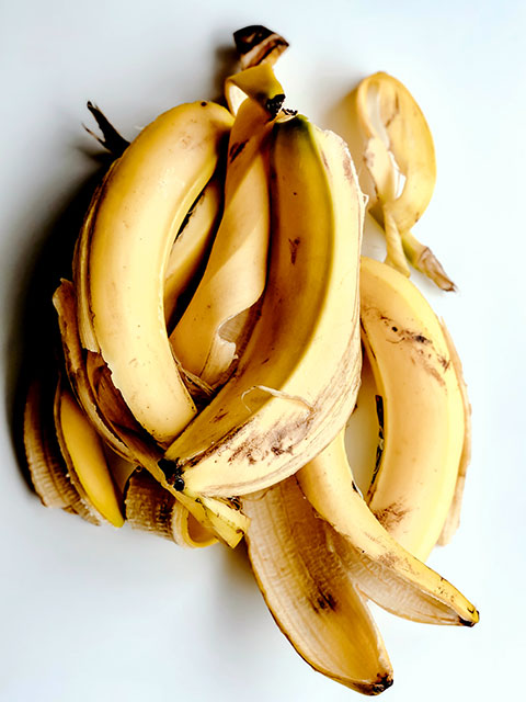 SAVE YOUR LEFTOVER BANANA PEELS SAVE YOUR LEFTOVER BANANA PEELS