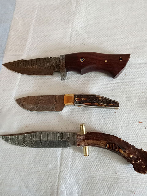 DAMASCUS STYLE STEEL BLADE KNIVES