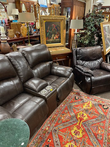 QUALITY LEATHER FURNITURE & RUGS