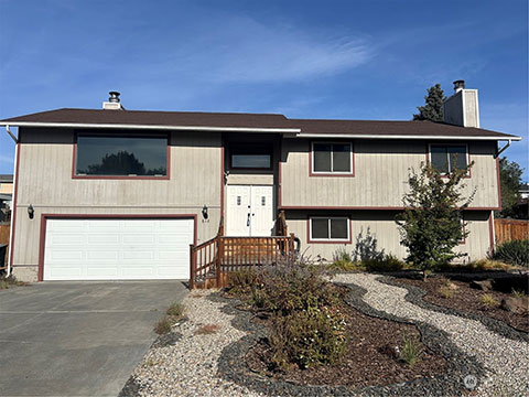 SPLIT LEVEL HOME LOCATED ACROSS FROM MOSES LAKE