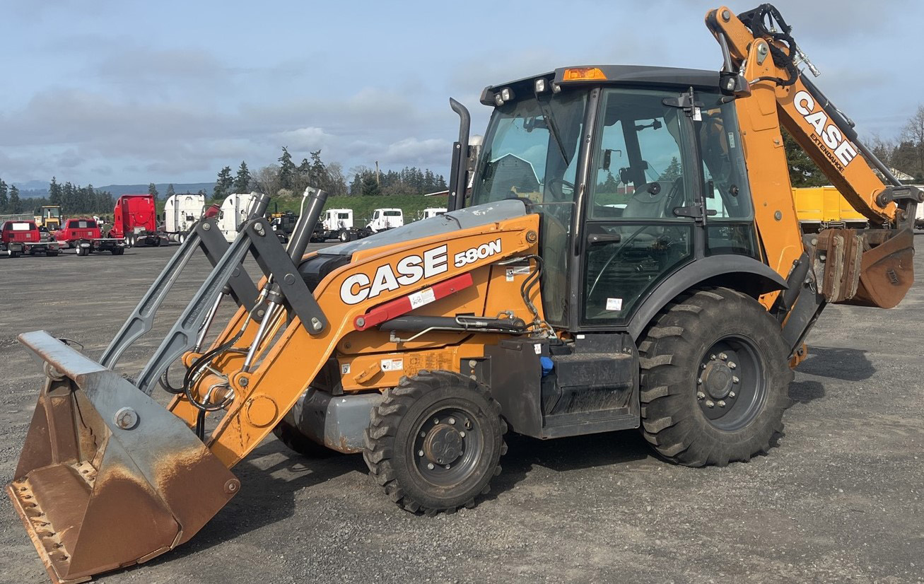 2017 CASE 580N 4x4 BACKHOE