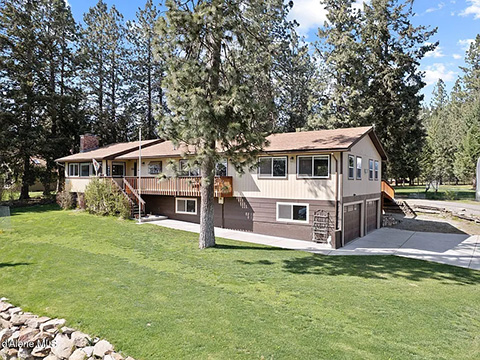 BEAUTIFULLY UPDATED 5 BED & 3 BATH HOME BEAUTIFULLY UPDATED 5 BED & 3 BATH HOME