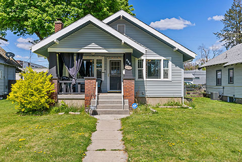 NESTLED IN VIBRANT GARLAND DISTRICT NESTLED IN VIBRANT GARLAND DISTRICT
