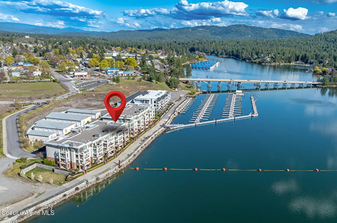 WATERFRONT TOP FLOOR 3 BED & 2 BATH CONDO IN POST FALLS WATERFRONT TOP FLOOR 3 BED & 2 BATH CONDO IN POST FALLS
