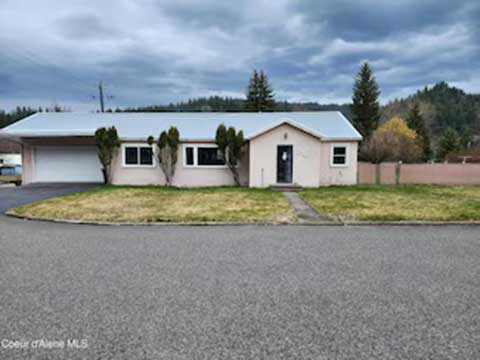 LARGE SINGLE LEVEL RANCHER LARGE SINGLE LEVEL RANCHER