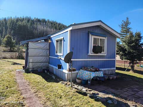 WELL MAINTAINED SINGLEWIDE WELL MAINTAINED SINGLEWIDE