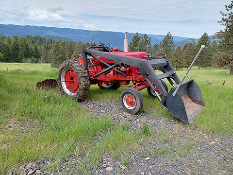 1947 TRACTOR INTERNATIONAL “M” 1947 TRACTOR INTERNATIONAL “M”