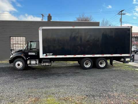 2006 INTERNATIONAL MODEL 4400 BOX TRUCK 2006 INTERNATIONAL MODEL 4400 BOX TRUCK