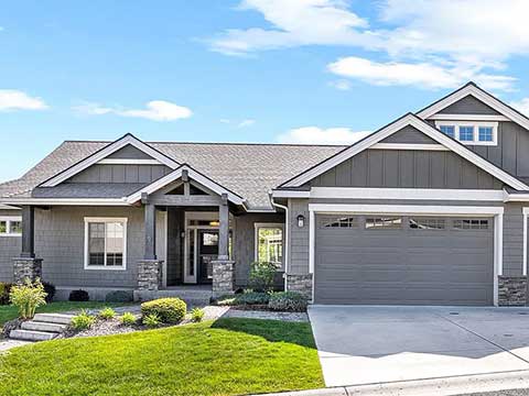 THE CHINOOK - A CUSTOM CRAFTSMAN DAYLIGHT RANCHER THE CHINOOK - A CUSTOM CRAFTSMAN DAYLIGHT RANCHER