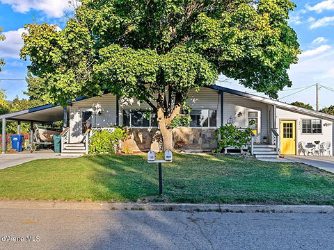 BEAUTIFULLY REMODELED DUPLEX IN COEUR D’ALENE! BEAUTIFULLY REMODELED DUPLEX IN COEUR D’ALENE!