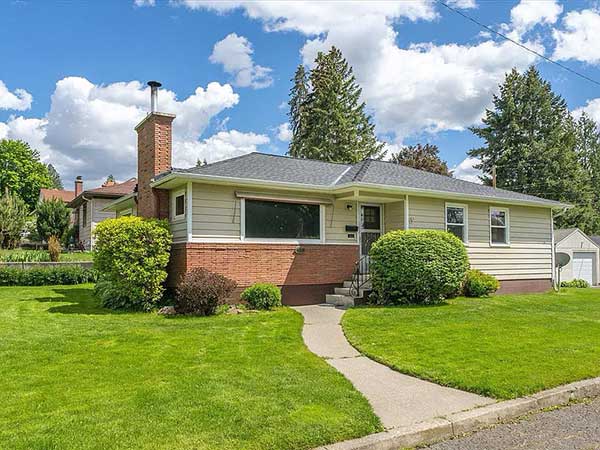 BEAUTIFULLY MAINTAINED 4 BED, 2 BATH RANCHER BEAUTIFULLY MAINTAINED 4 BED, 2 BATH RANCHER
