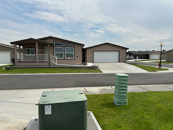 BEAUTIFUL 3 BEDROOM, 1600SQ.FT MANUFACTURED HOME BEAUTIFUL 3 BEDROOM, 1600SQ.FT MANUFACTURED HOME