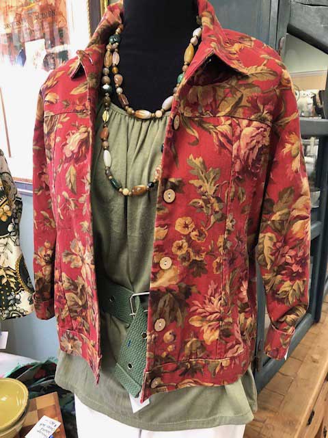 THERE'S A HINT OF FALL AT DISCOVERY SHOP! THERE'S A HINT OF FALL AT DISCOVERY SHOP!