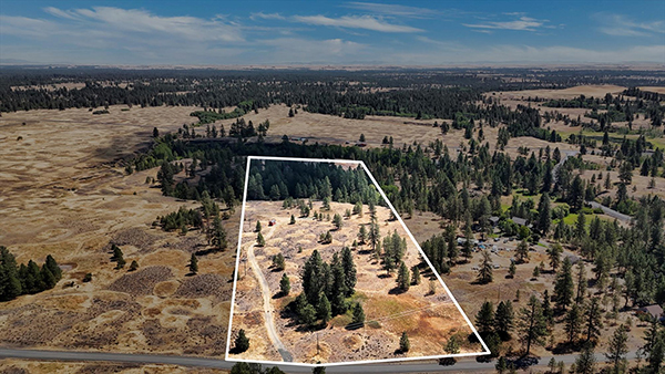 HUNTER & FISHERMAN'S PARADISE! 11.94 PRIVATE ACRES HUNTER & FISHERMAN'S PARADISE! 11.94 PRIVATE ACRES