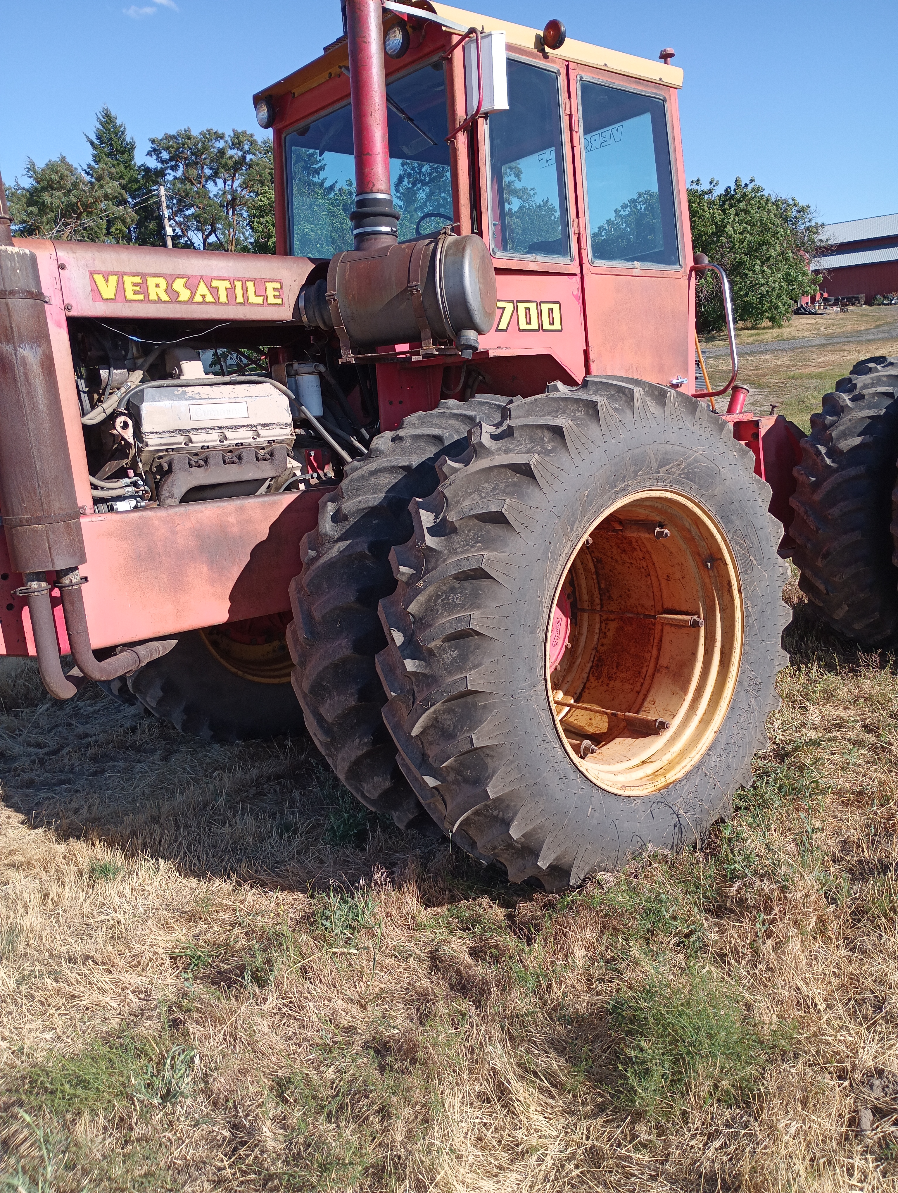 VERSATILE 700 1974 8-WHEEL DRIVE TRACTOR VERSATILE 700 1974 8-WHEEL DRIVE TRACTOR