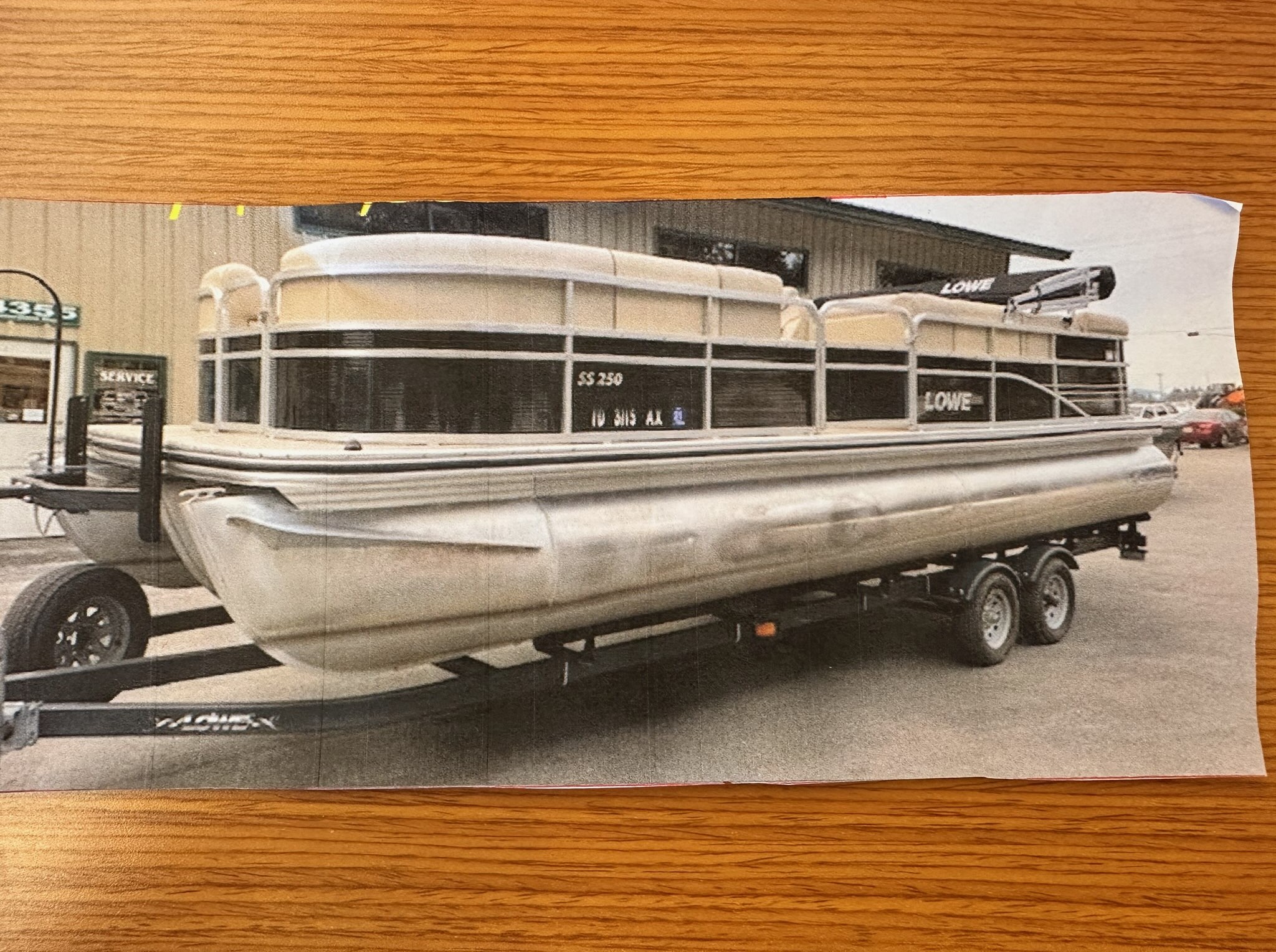 2016 LOWE SS 250 PONTOON BOAT 2016 LOWE SS 250 PONTOON BOAT