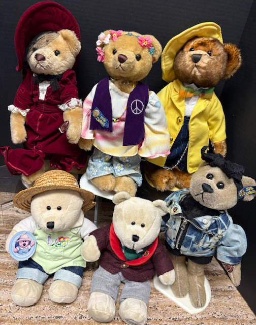 20TH CENTURY & STARBUCKS BEARS JUST WAITING FOR YOU 20TH CENTURY & STARBUCKS BEARS JUST WAITING FOR YOU