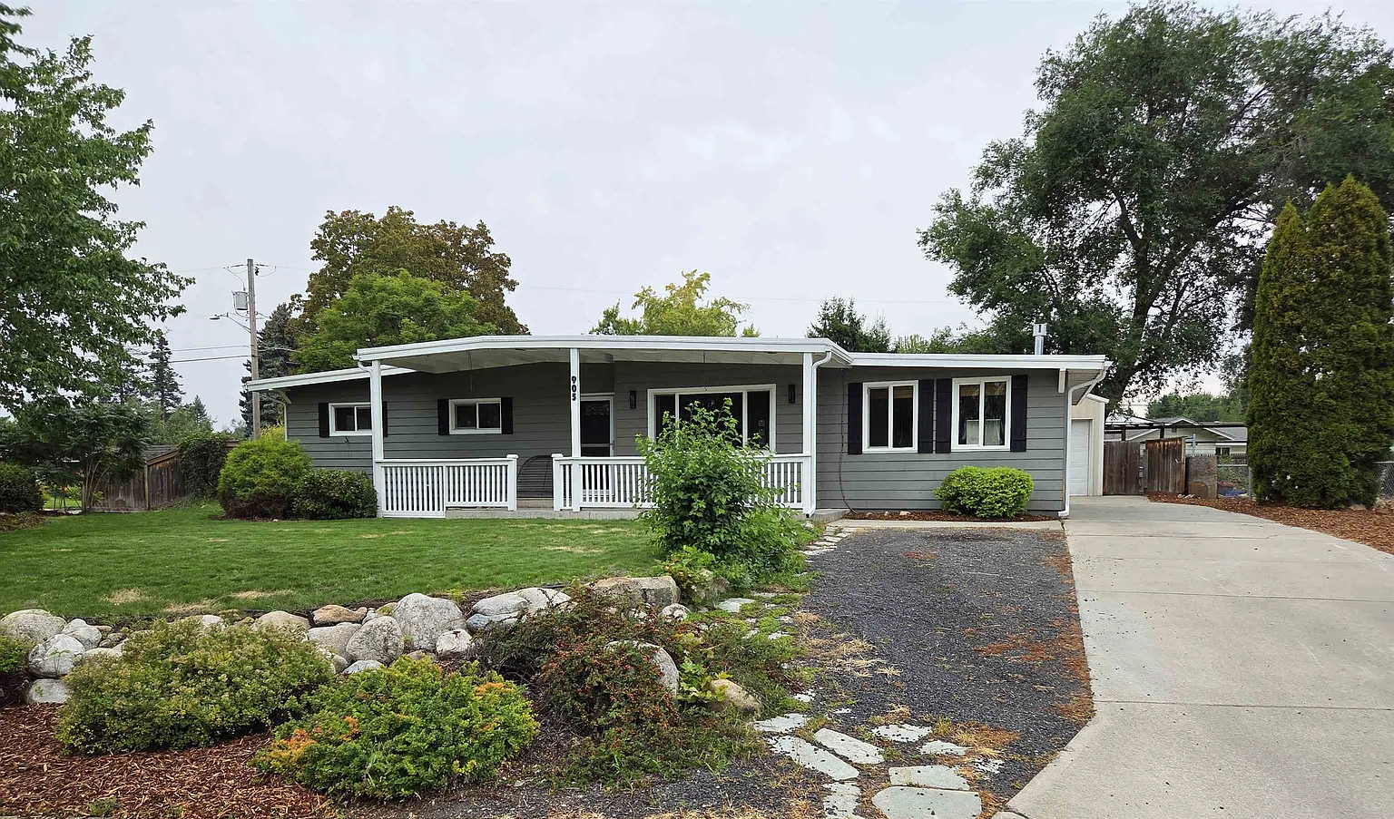 SPACIOUS RANCHER IN THE SPOKANE VALLEY WITH A SHOP! SPACIOUS RANCHER IN THE SPOKANE VALLEY WITH A SHOP!