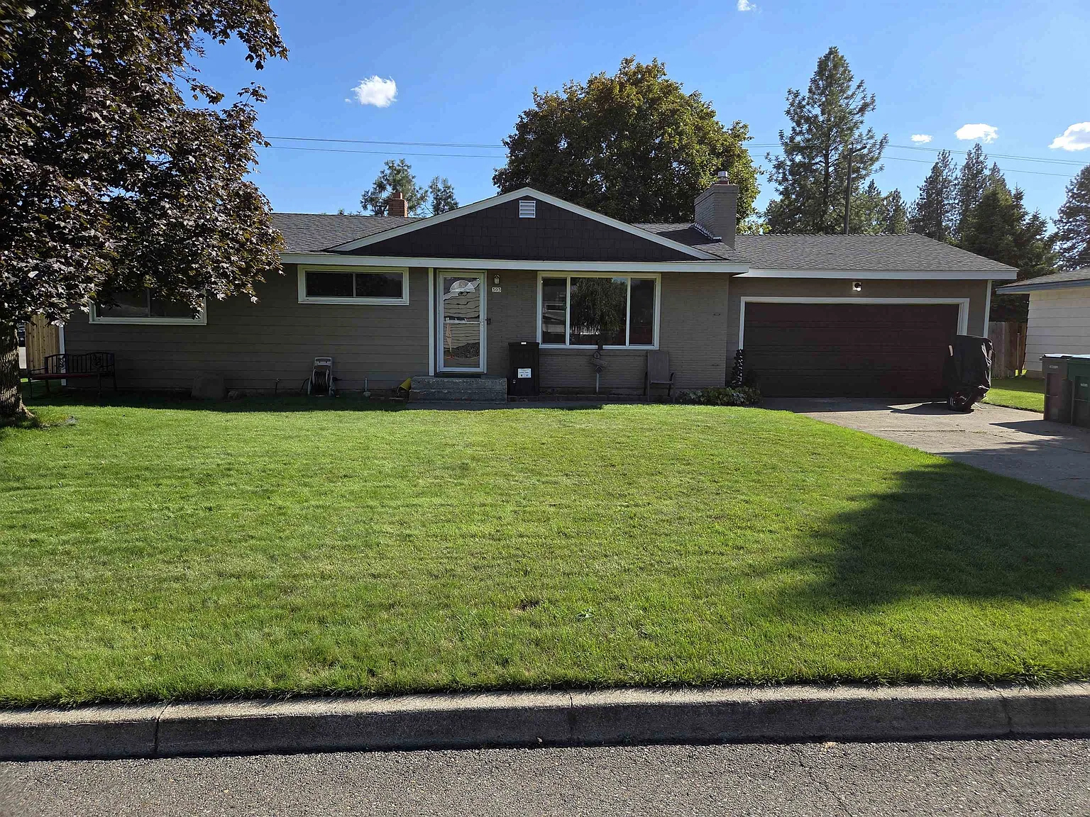 UPDATED DELIGHTFUL RANCHER IN THE MEAD SCHOOL DISTRICT UPDATED DELIGHTFUL RANCHER IN THE MEAD SCHOOL DISTRICT