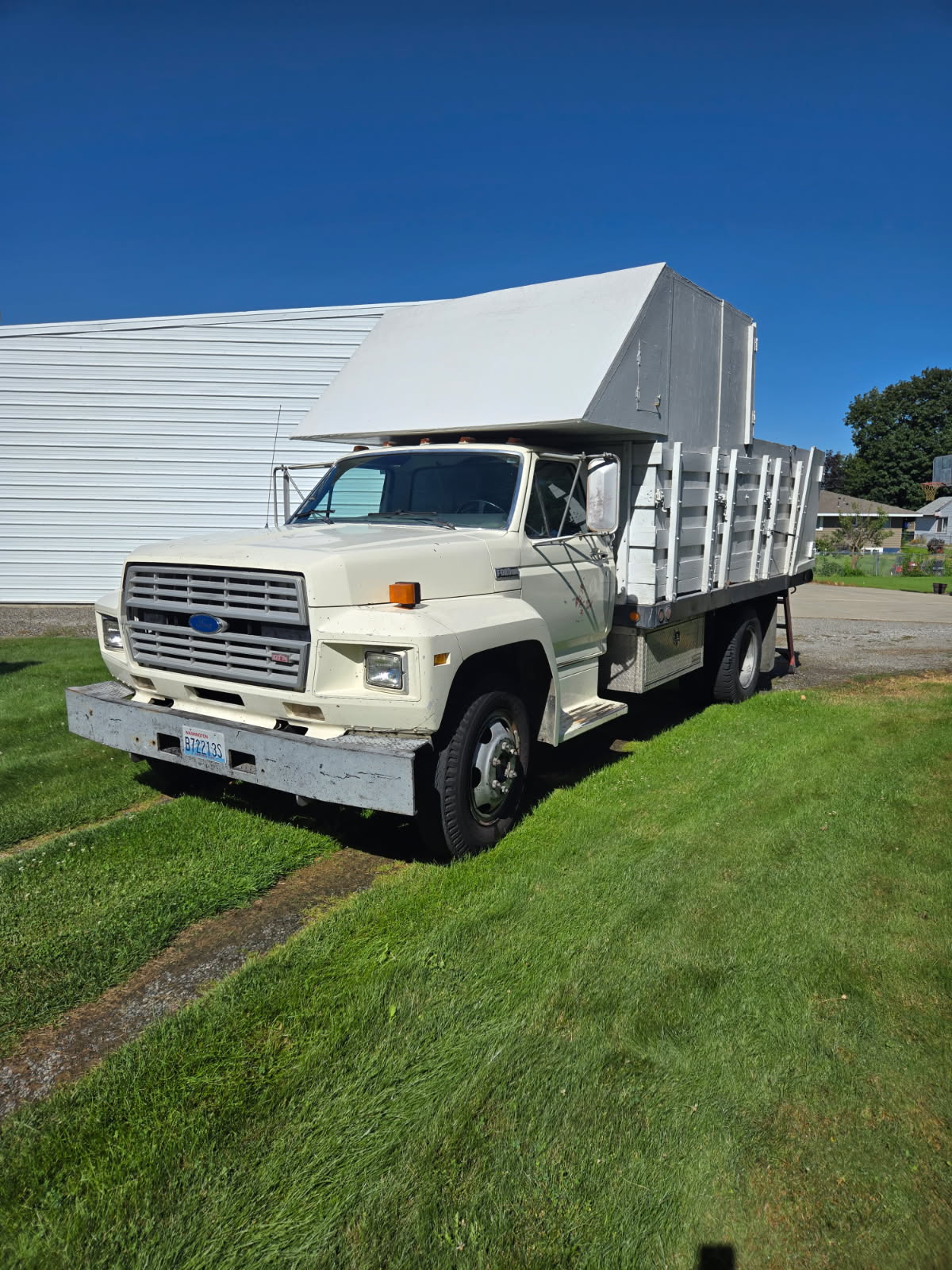 1985 FORD FLATBED F600 1985 FORD FLATBED F600