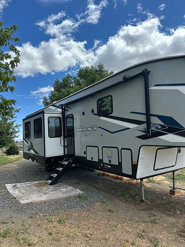 2023 FOREST RIVER CHEROKEE ARCTIC WOLF 3910 SUITE 2023 FOREST RIVER CHEROKEE ARCTIC WOLF 3910 SUITE