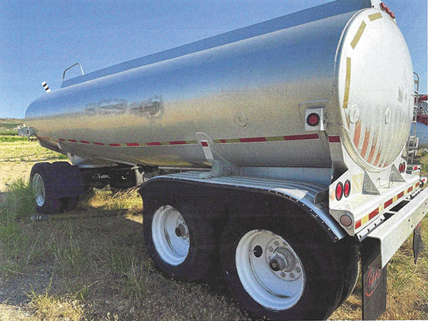 1974 TANKER TRAILER (ALUMINUM) 1974 TANKER TRAILER (ALUMINUM)