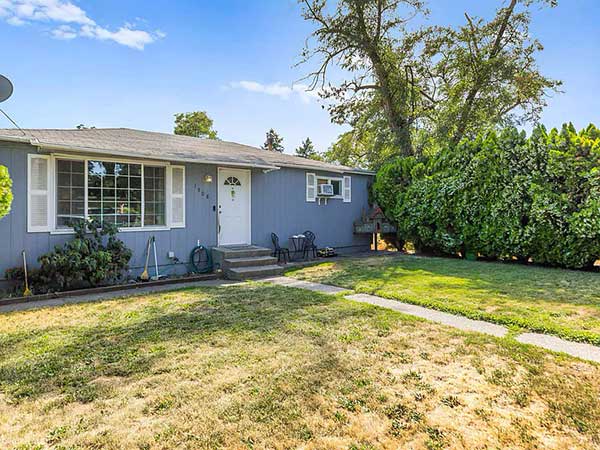 OPEN HOUSE SUNDAY, OCTOBER 12, 10AM-1PM OPEN HOUSE SUNDAY, OCTOBER 12, 10AM-1PM
