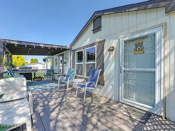 3-BED, 2-BATH HOME IN CAMELOT ESTATES COMMUNITY! 3-BED, 2-BATH HOME IN CAMELOT ESTATES COMMUNITY!