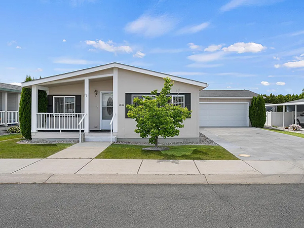MAINTAINED HIGHLY SOUGHT-AFTER GATED 55+ COMMUNITY MAINTAINED HIGHLY SOUGHT-AFTER GATED 55+ COMMUNITY