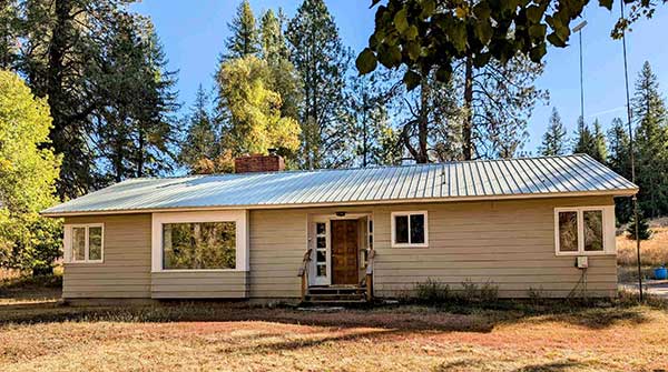 RANCHER IN CLAYTON ON 10 BEAUTIFUL ACRES RANCHER IN CLAYTON ON 10 BEAUTIFUL ACRES