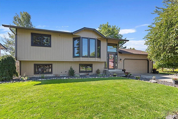 MOTIVATED SELLER, PRICED BELOW MARKET! MOVE IN READY! MOTIVATED SELLER, PRICED BELOW MARKET! MOVE IN READY!