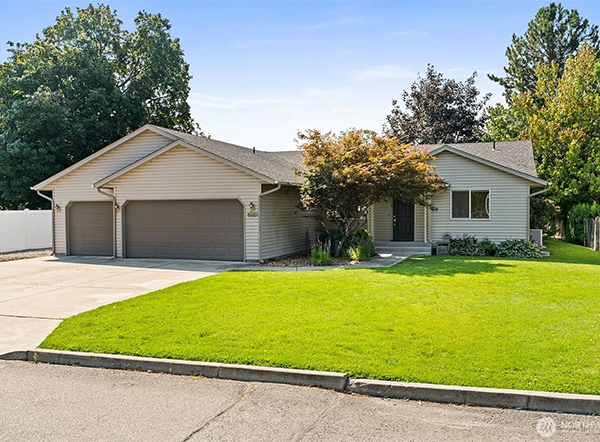 SPACIOUS 6 BEDROOM HOME IN SPOKANE VALLEY SPACIOUS 6 BEDROOM HOME IN SPOKANE VALLEY