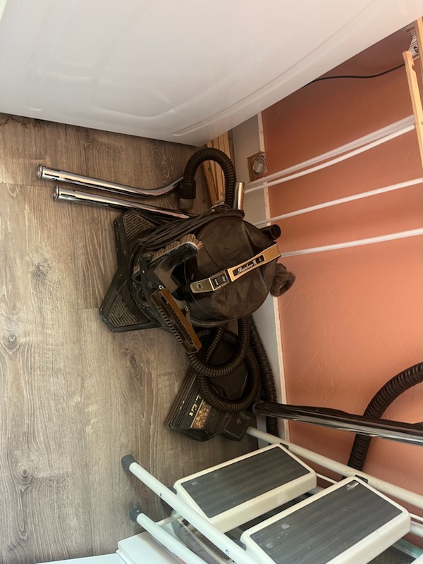 RAINBOW VACUUM CLEANER RAINBOW VACUUM CLEANER