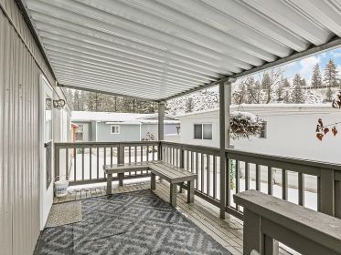 FRESHLY RENOVATED HOME IN 55+ COMMUNITY 