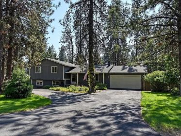 CHARMING 1+ ACRE PROPERTY - MODERN UPDATES & SPACE!