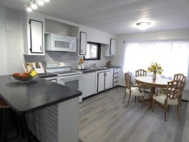 BEAUTIFUL REMODELED MANUFACTURED HOME