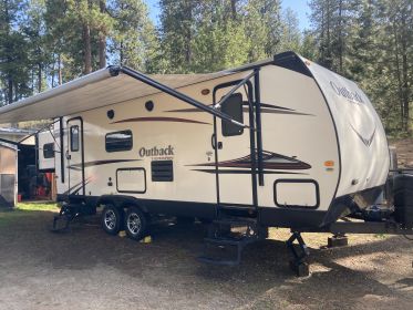WANTED: FOR SALE BY OWNER TRAVEL TRAILERS